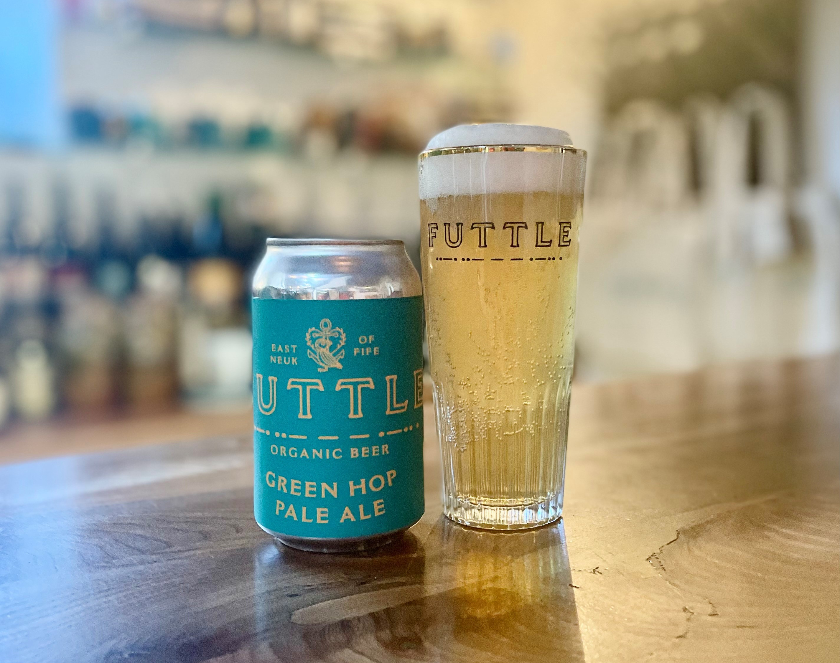 Green Hop Pale Ale Pour Crop